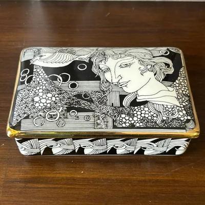 Vintage Hollóháza Hungary Porcelain Trinket Box