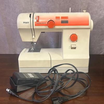 Pfaff Hobby 4240 Sewing Machine, Sewing Supplies & Carry Suitcase w/ Wheels