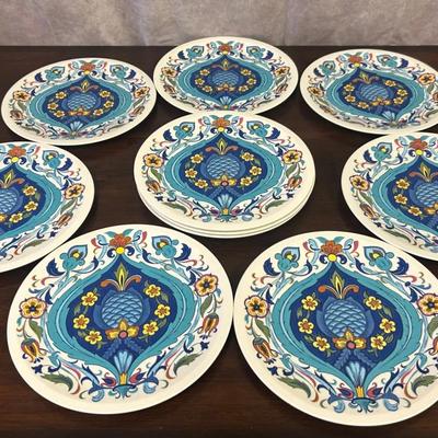 Villeroy & Boch Izmir 8”D 10 Decorative Plate Set