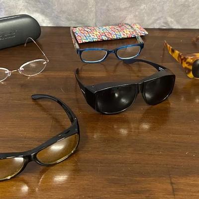 Assorted Sunglasses & Reading Glasses 