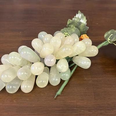 Hardstone Decorative Grapes On Vine