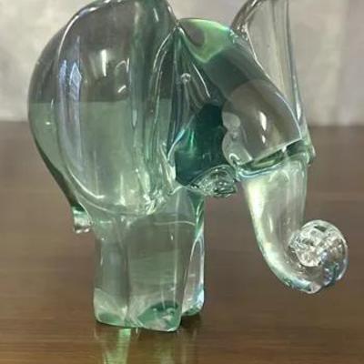 Glass Elephant Paper Weight 