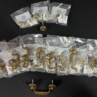 Hickory Hardware Brass Knobs & Pulls