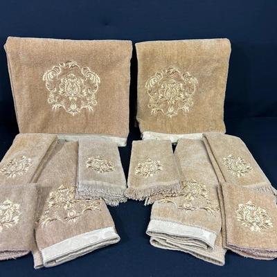 Gold Embroidered Towel Sets