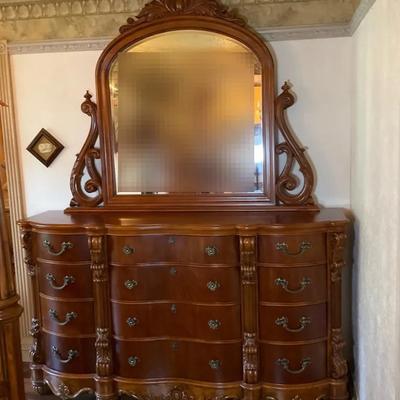 Pulaski Edwardian Dresser