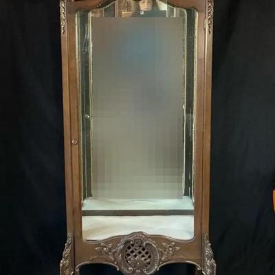 Vintage Ornate Curio Cabinet￼