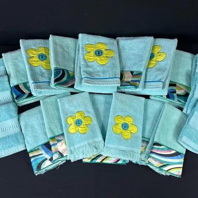 Groovy Hand Towels & Washcloths 