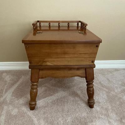 Ethan Allen Dough Box End Table 