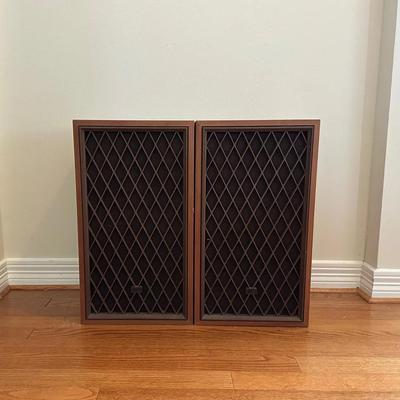 Pair Of Radio Shack Nova Speakers