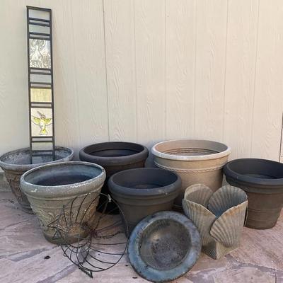 Garden Pots And Decor