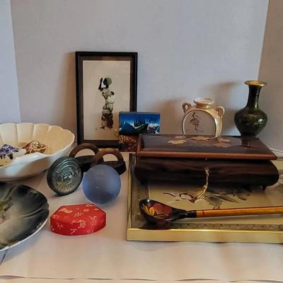 Around the World Collection (DR) 