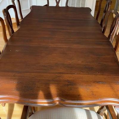 Haberdam Dinning Table