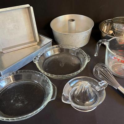 Cooking And Baking Supplies 