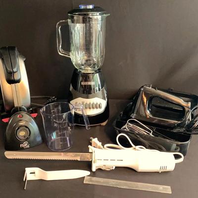 Black & Decker: Blender, Hand Help Mixer And Electric Knife, And Presto Flip Side Waffle Maker