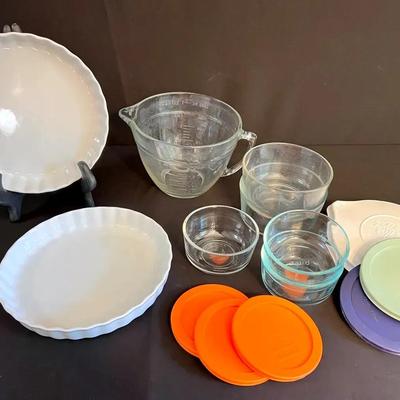 APILCO porcelain William Sanoma Pie Dishes, Pampered Chef Mixing Bowl, And Pyrex Dishes
