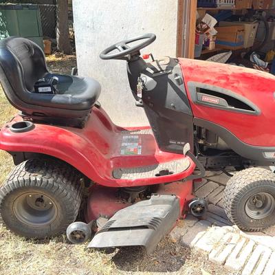 CRAFTSMAN YTS 3000 Riding Lawnmower 