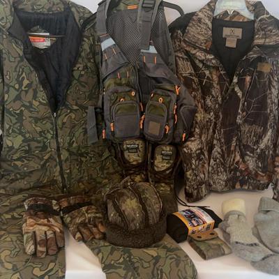 GAME WINNER & WINCHESTER HUNTING JACKET AND COVERALLS (L)