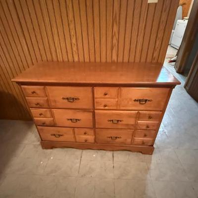 Dresser 