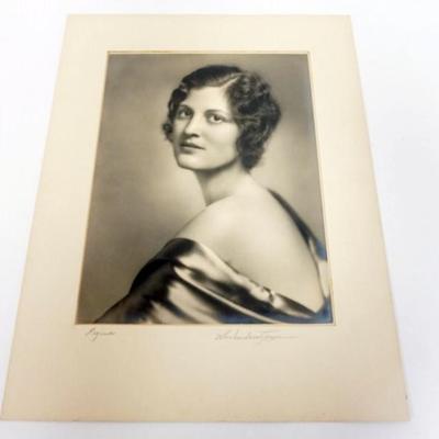 1091	H RICHARDSON CREMER PHOTOGRAPHER (1878-1942) NEW YORK, NEW JERSEY, PHOTO OF YOUNG WOMAN, TITLED *REGINA* EXHIBIT TAGS ON REVERSE,...