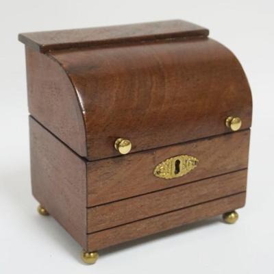 1007	ANTIQUE FEDERAL HINGED LID BOX ON BRASS BALL FEET, APPROXIMATELY 5 1/2 IN X 4 IN X 6 IN HIGH
