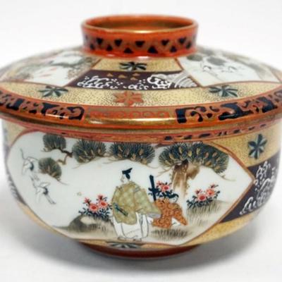 1070	KUTANI LIDDED RICE BOWL, APPROXIMATELY 5 IN X 4 1/4 IN HIGH
