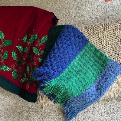 Velvet Puffy Christmas Tree Skirt & Afghans
