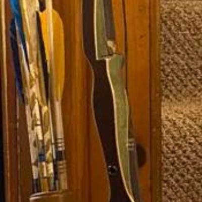 Bear 54” Bow & Leather Quiver With 7 Arrows