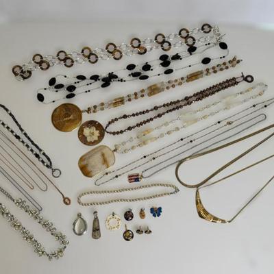 Sale Photo Thumbnail #43