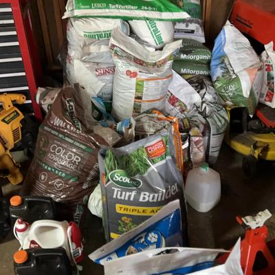 Huge Lot Of Mulch, Fertilizer, Weed Stoper And Ice Melt