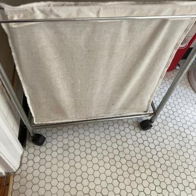 Rolling laundry hamper
