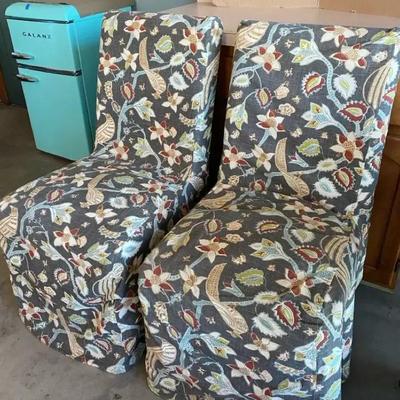 Armless Chairs w/Slip Covers 