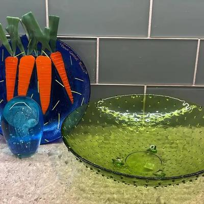 "Four Carrot Bowl" by Jennifer Clark/Green Glass Bowl Made in Spain/Jelly Fish Paper Weight
