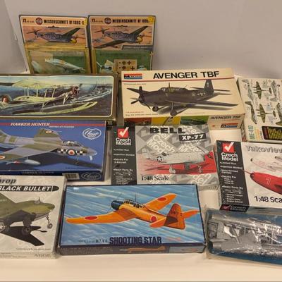 Sale Photo Thumbnail #9: Vintage Model Kits | Monogram, Czech Model, Airfix, Lindberg 