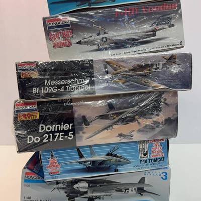 Sale Photo Thumbnail #25: Monogram | AD-6 Skyraider | F-101 Voodoo | Messerschmitt Bf 109G-4 Tropical | Dornier Do 217E-5 