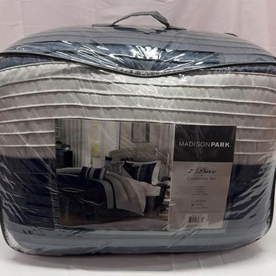 Madison Park 7-Piece Comforter Set King Size In Silver and Navy