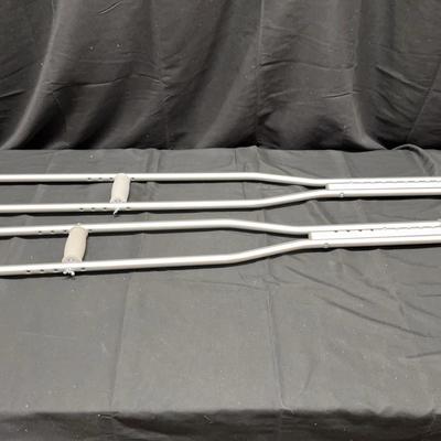 Adult Crutches 