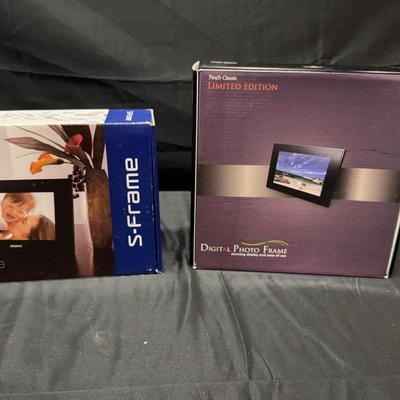 2 New Digital Photo Frames