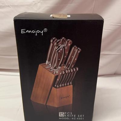 15 Piece Knife Set w/Knife Block