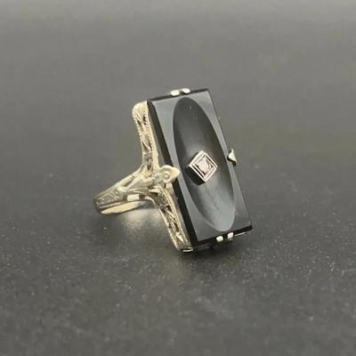 Art Deco 14k White Gold Ring with onyx 2.9g