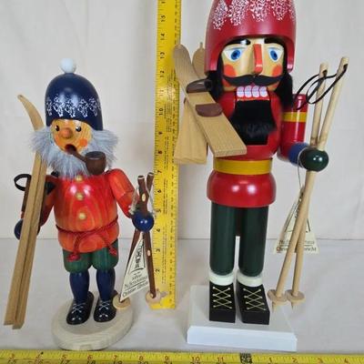 Seiffener NuBknackerhaus Skiiing Nutcrackers