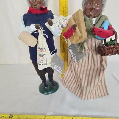 To Market We Go, Byers Choice Carolers 