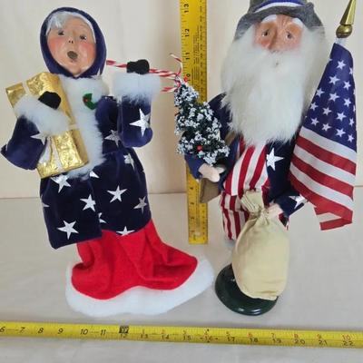 Patriotic Santa & Mrs Clause Byers Choice Carolers 