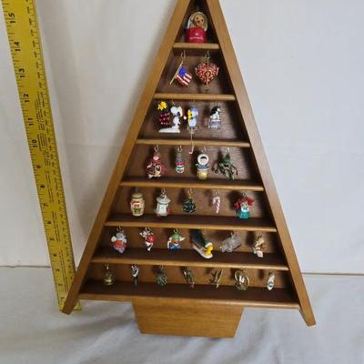 Hallmark Miniature Wall Tree