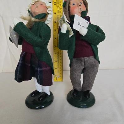 Children With Post Cards, Byers Choice Carolers 