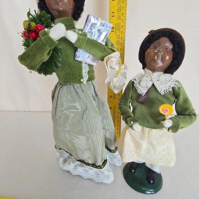 Byers Choice Carolers "Victorian Shopper & Daughter" Signed