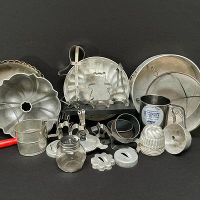 Vintage Bakeware 