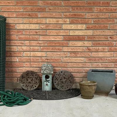 Mixed Outdoor Decor & Accessories 