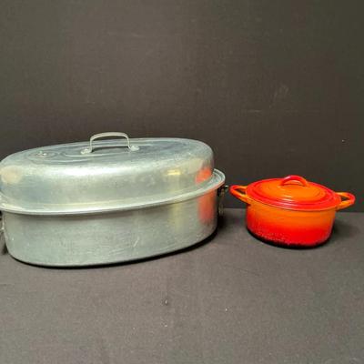 Roasting Pan And Cast Iron Pot
