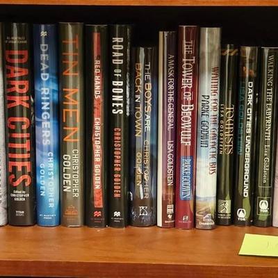Collection of 23 Sci Fi Books Including Christopher Golden