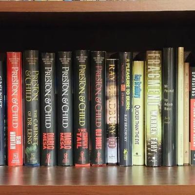 Collection of 29 Sci Fi Books Including Tony Hillerman